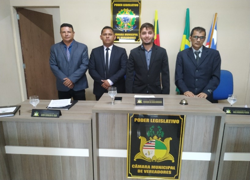 VEREADOR HENRIQUE DOMINGOS   É RECONDUZIDO AO CARGO DE PRESIDENTE DA CÂMARA   PARA O BIENIO 2023/2024